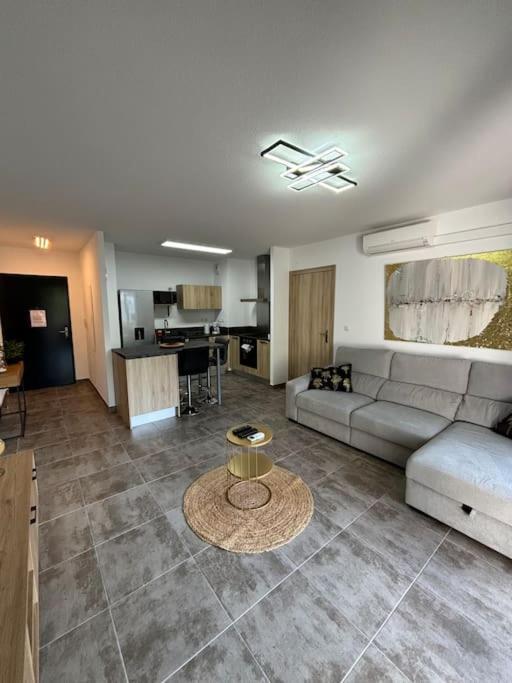 Jolie Appartement En Residence Бастия Экстерьер фото